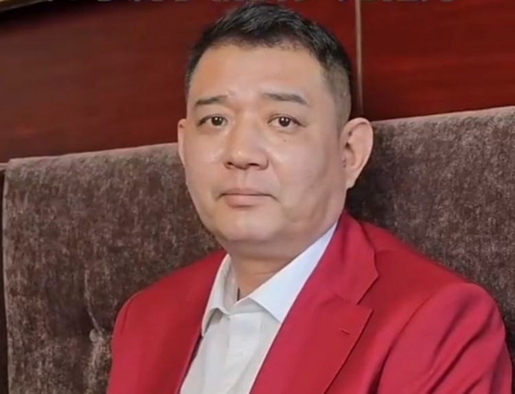 鞏曉彬：剛打球時(shí)工資20多塊錢(qián) 主要給父母、給家里改善生活