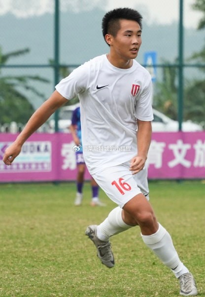 中國職業(yè)賽場(chǎng)首位09后！成都蓉城B隊16歲小將帥惟浩上演生涯首秀