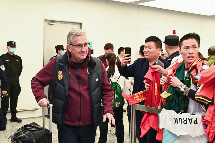 蘇媒：國足仍有爭第二希望，但真的不能再“守”下去了